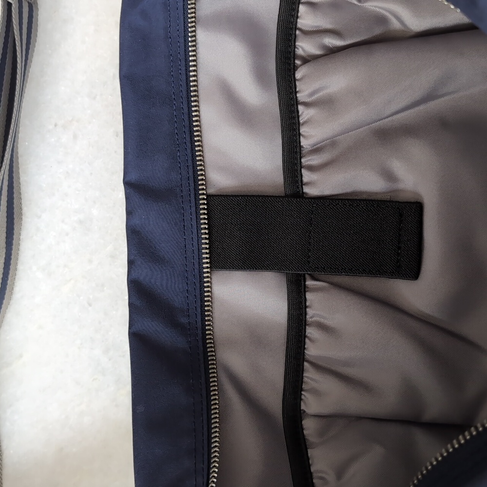 Eastpak Shoulder Bag - Picture 3 of 9